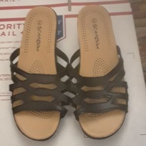 Size 7 starbow sandals